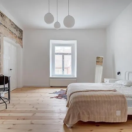 Apartment Spacious 2-bedroom Flat In Old Town By Urban Rent *