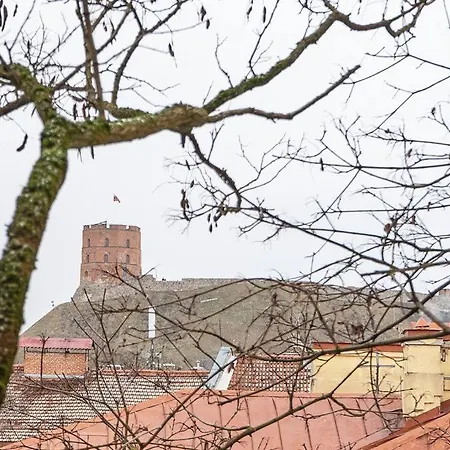 Spacious 2-bedroom Flat In Old Town By Urban Rent