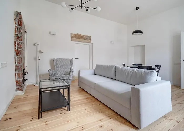 Апартаменти Spacious 2-bedroom Flat In Old Town By Urban Rent Вільнюс