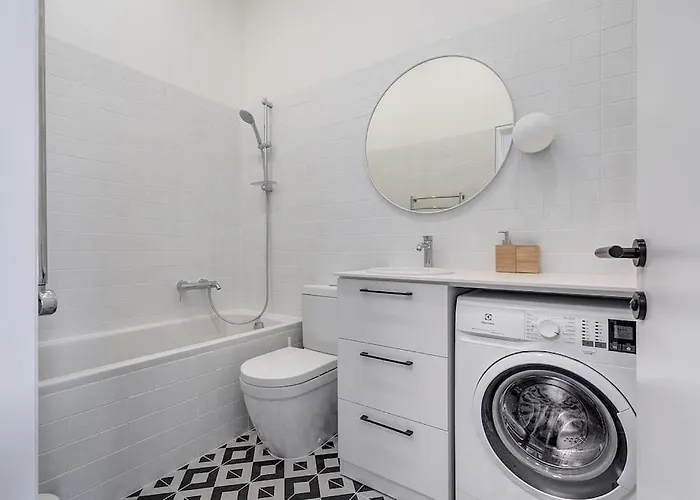 Spacious 2-bedroom Flat In Old Town By Urban Rent