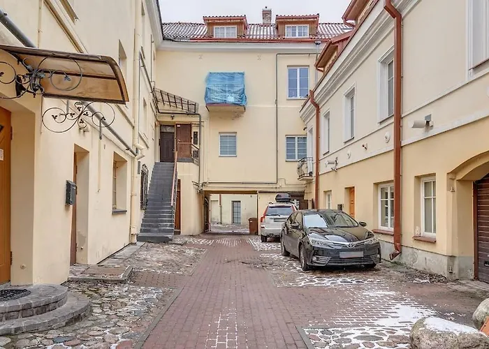 Spacious 2-bedroom Flat In Old Town By Urban Rent Apartmán