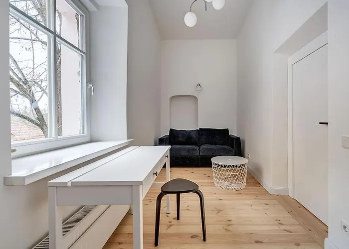 Апартаменти Spacious 2-bedroom Flat In Old Town By Urban Rent Вільнюс