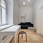 Διαμέρισμα Spacious 2-bedroom Flat In Old Town By Urban Rent Βίλνιους