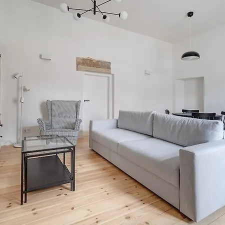 Апартаменты Spacious 2-bedroom Flat In Old Town By Urban Rent Вильнюс