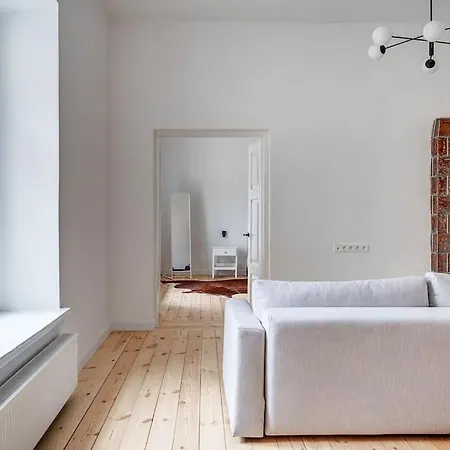Spacious 2-bedroom Flat In Old Town By Urban Rent * Вильнюс