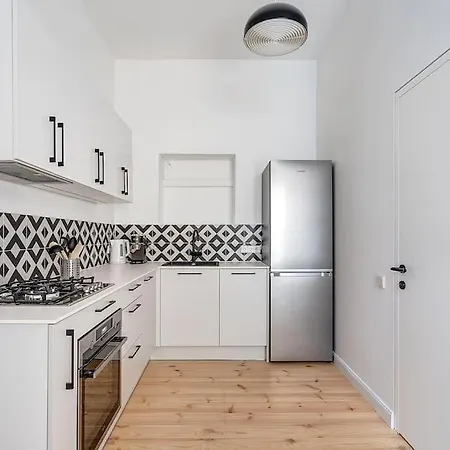 Spacious 2-bedroom Flat In Old Town By Urban Rent * Вильнюс