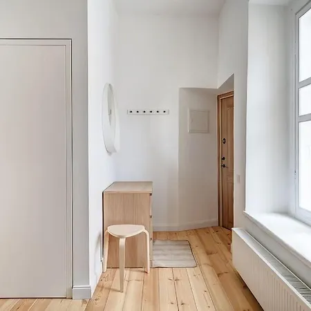 Spacious 2-bedroom Flat In Old Town By Urban Rent * Вильнюс