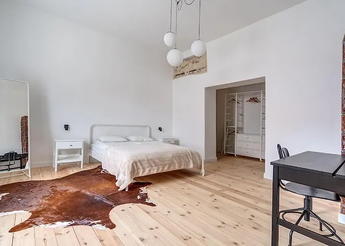Spacious 2-bedroom Flat In Old Town By Urban Rent Vilnius